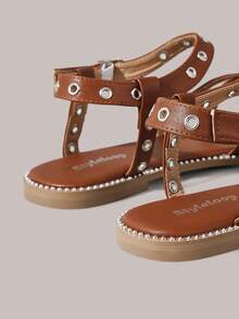 Styleloop Sandalias planas para mujer, sandalias romanas con remaches, sandalias bohemias con tiras cruzadas, zapatos de verano para exteriores, playa, casual, vacaciones, esencial de viaje - Marrón - Ver 6