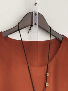 EMERY ROSE Camisa de mujer de unicolor, cuello redondo, casual y versátil para uso diario - Color caoba - Ver 5