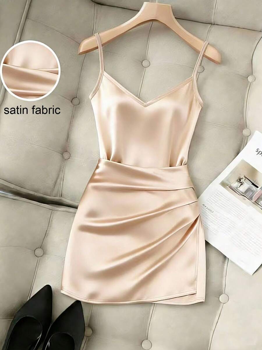 SHEIN Tall 杏色吊带连衣裙，优雅的春夏度假装扮，适合派对穿着，新款春夏女士杏色吊带连衣裙，收腰显瘦杏色吊带连衣裙 - 杏色 - 查看 1