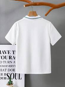 SHEIN 男童白色纹理面料Polo衫，休闲舒适，百搭，面料柔软，适合日常穿着、旅行、户外活动、假日派对、夏季海滩度假、春夏穿着。 - 白色 - 查看 2