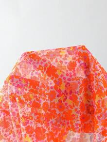 SHEIN 少女碎花比基尼三件套，含裙子，可爱淑女风儿童泳装，适合游泳、度假、泳池派对、沙滩穿着。少女比基尼套装，少女两件式泳衣，少女两件式夏季度假装，青少年泳装。 - 彩色 - 查看 7