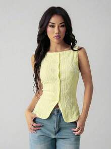 SHEIN PETITE Camisa casual sin mangas de mujer con textura geométrica y abotonadura sencilla, con tela texturizada geométrica y de microfibra elástica, camisa ajustada de mujer, elegante y de moda para el trabajo, top casual de moda simple para todos los días, primavera/verano, top sin mangas, blusas de estilo "Old Money", ropa occidental para mujer - Amarillo claro - Ver 6