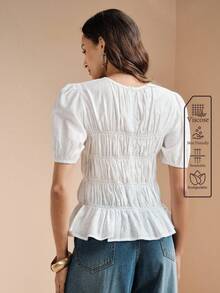 Arave Blusa de mujer con diseño de volantes, cintura ajustada y mangas farol de tela texturizada de tencel. Blusa elegante y casual para uso diario, en color blanco, con mangas abullonadas. Blusas de verano para mujer, atuendos de trabajo - Blanco - Ver 5