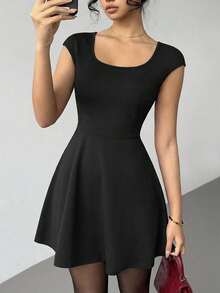 Vestido negro de cuello cuadrado ajustado para adolescentes, versátil para primavera/verano y vacaciones, ajuste ceñido y adecuado para salidas, fiestas y diversas ocasiones - Negro - Ver 1