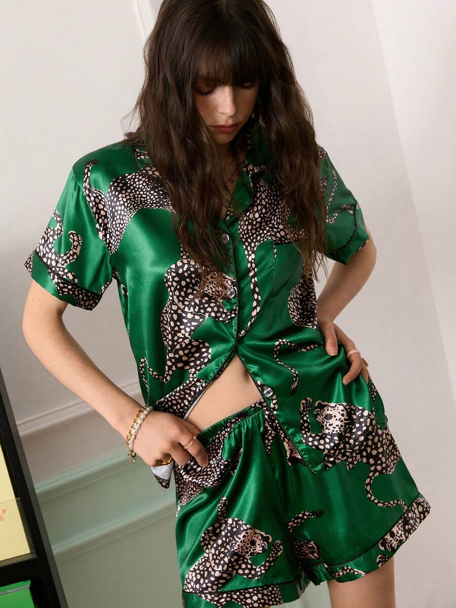 Chillnights Conjunto de pijama de mujer con cárdigan de solapa con estampado de leopardo pintado a mano de moda juvenil - Verde Oscuro - Ver 1