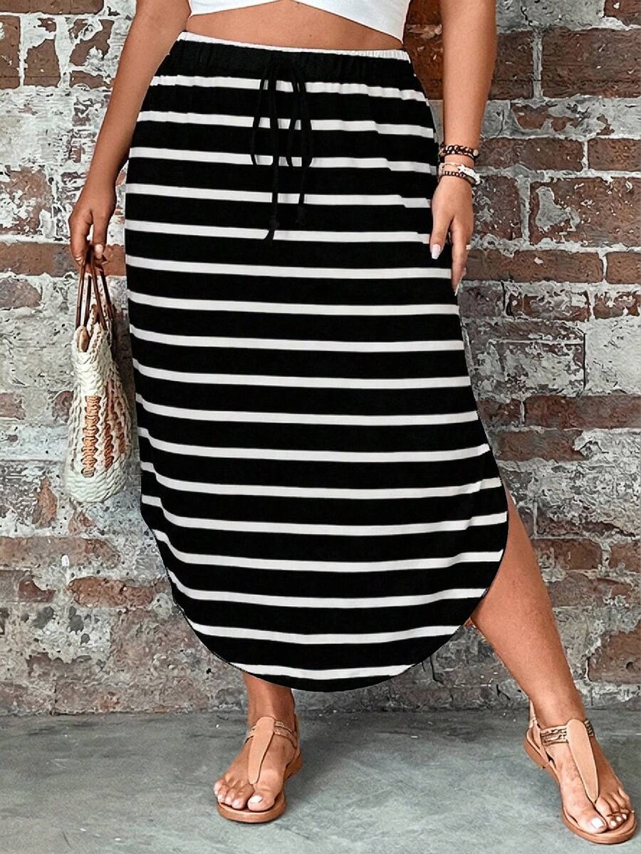 SHEIN LUNE Chân váy cỡ lớn, kiểu dáng tối giản, kẻ sọc, gấu váy cong, thích hợp cho mùa hè. - Nhiều màu - Xem 1