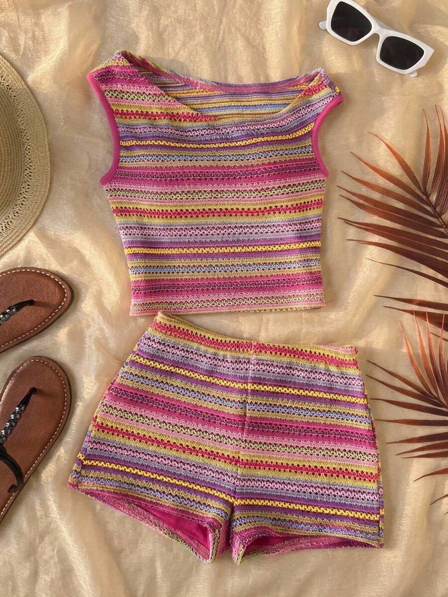 SHEIN 青少年女孩春夏休閒度假海灘風馬卡龍色條紋針織紋理提花金屬花飾單肩露肩抓褶上衣與短褲套裝 - 彩色 - 查看 1