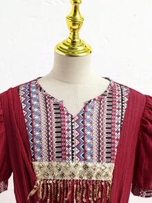 SHEIN 女童休闲印花连衣裙，金色流苏饰边，V领泡泡袖，适合日常穿着、度假、春夏穿着。 - 酒紅色 - 查看 7