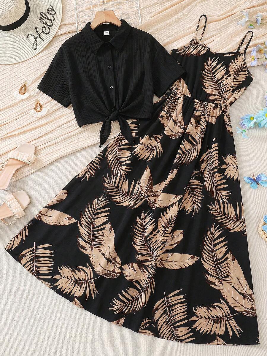 SHEIN 少女度假套装,包括系带V领蓝白瓷纹吊带背心和A字连衣裙两件套。 - 彩色 - 查看 1
