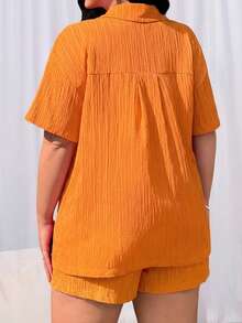 SHEIN CURVE+ Bộ 2 món áo sơ mi ngắn tay và quần short màu tím cỡ lớn dành cho nữ, thích hợp cho mùa hè, dáng người đầy đặn, đi nghỉ mát/đi biển/đầm đi biển/trang phục đi biển/đồ cần thiết đi biển/lễ tốt nghiệp/đầm dự tiệc trà/áo thun in hình - trái cam - Xem 2