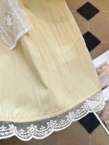 SHEIN Franclia 時尚女款黃色編織布料短袖襯衫，飾有精緻刺繡與獨特領口設計，打造休閒日常造型 - 黃色 - 查看 3