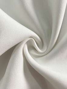 Franclia Conjunto de 2 piezas de top bandeau con volantes en el bajo y falda mini elegante con cinturón de hebilla plisado en la cintura para vacaciones de mujer - Blanco y Negro - Ver 4