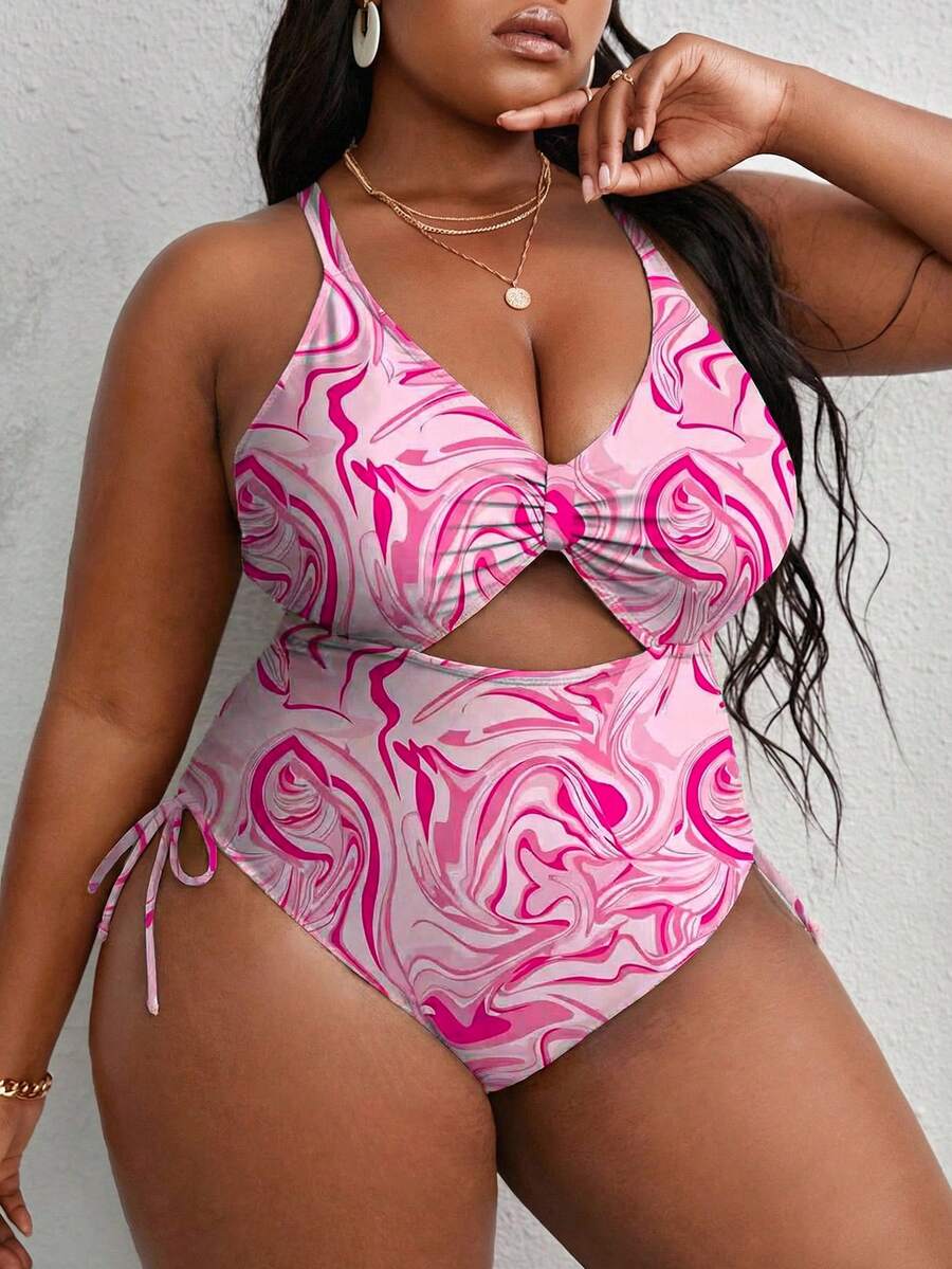 Slaydiva 2026新款大码显瘦连体泳衣 | 前扭结设计凸显胸部曲线 | 腰部镂空设计凸显身材曲线 | 粉色大理石纹印花提亮肤色 | 侧边可调节抽绳拉长腿部线条 | 度假沙滩连体泳衣 - 玫紅色 - 查看 1