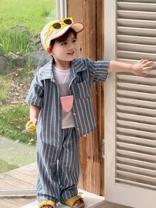DAZY Bộ đồ 2 món kiểu Hàn Quốc cho bé trai: áo sơ mi cổ bẻ kẻ sọc và quần ống rộng. - Màu xanh hải quân - Xem 7