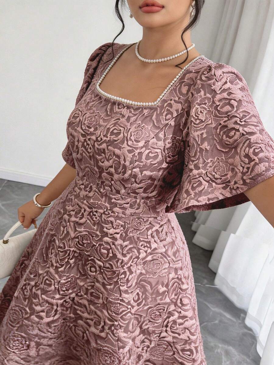 Modelyn Vestido elegante de talla grande con cuello cuadrado, manga corta y volante en la cintura - Rojo - Ver 1