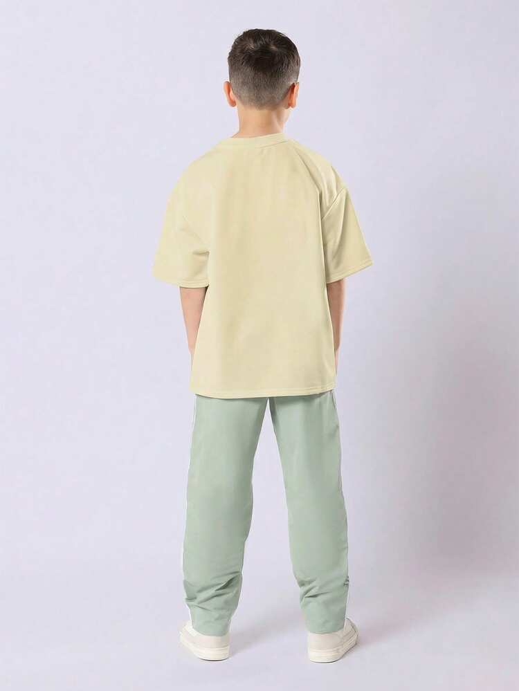 Conjunto Casual Coordenado de Camiseta e Calça de Moletom com Estampa de Logo para Uso Diário, Tamanho Grande para Meninos Pré-Adolescentes