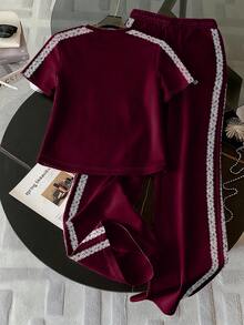 Resyla Conjunto de camiseta de cuello redondo minimalista con adorno de encaje, regalo para amigos - Burdeos - Ver 2