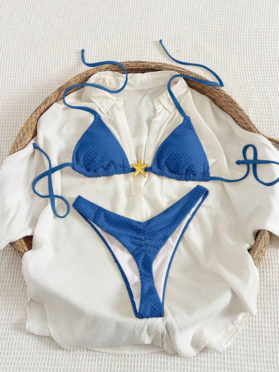 Swim Vcay Bộ bikini tam giác phong cách Boho 2 mảnh của Swim Vacay, màu trắng kem trơn, chất liệu vải dệt họa tiết, dây đeo có thể điều chỉnh, quần cạp cao xếp ly, chất liệu jacquard đặc biệt và họa tiết sao biển kim loại trang trí, đồ bơi sang trọng, thời trang và gợi cảm cho kỳ nghỉ hè, trang phục dành cho nữ. - Màu xanh lam - Xem 1