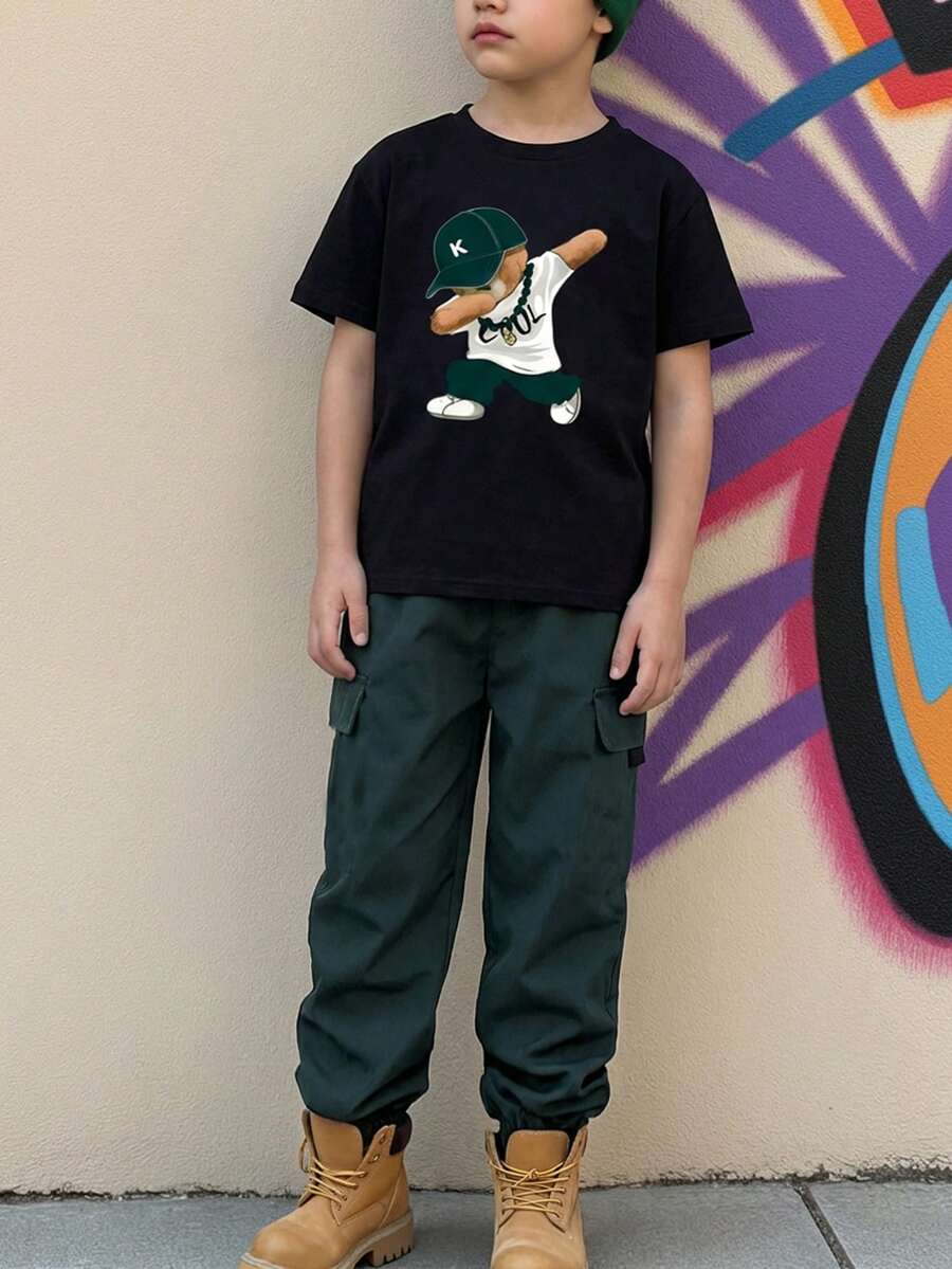 SHEIN 2pcs Tween Boy Print Black Short Sleeve T-Shirt + Khaki Cargo Pants Casual Suit, Spring/Summer - Dark Green - View 1