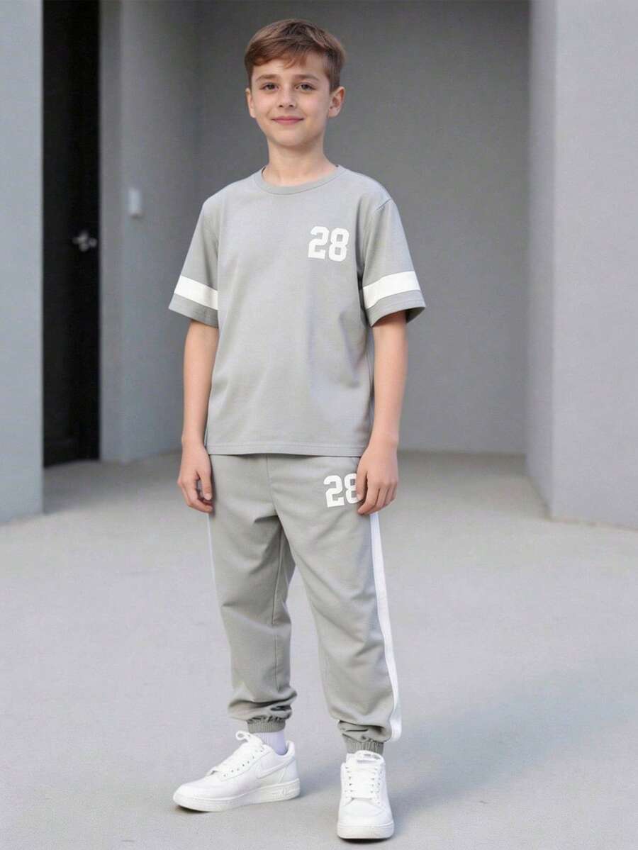 SHEIN 2件套青少年男童休闲简约数码印花圆领套头衫套装,撞色设计,适合夏季、运动、跑步、户外活动 - 灰色 - 查看 1