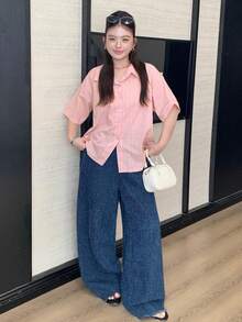 Dazy Plus Áo sơ mi đen dáng rộng, tay ngắn, kẻ sọc, kiểu dáng thường ngày. - Hồng - Xem 6