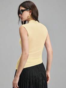 Ontre 女款時尚淡黃色網紗無袖斜領不對稱下擺上衣，適合夏季夜生活、音樂節、畢業典禮，復古風 - 黃色 - 查看 4