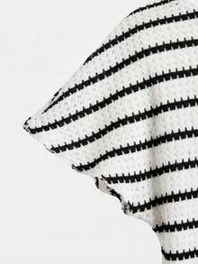 SHEIN Setelan 2 Potong Atasan Rajut Tekstur Warna Kopi Polos untuk Anak Perempuan dengan Detail Kerut di Samping dan Leher Tinggi, Pas Badan, Cocok untuk Liburan Pantai Musim Panas dan Sehari-hari di Sekolah. - Hitam dan Putih - View 4
