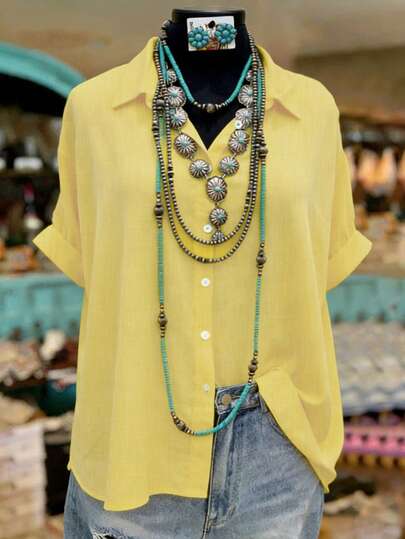 SHEIN LUNE CURVE Trang phục thường ngày mùa xuân/hè dành cho nữ cỡ lớn: Phong cách phương Tây đơn giản và đa năng. Áo sơ mi cổ bẻ màu xanh hồ với thiết kế tối giản. Áo kiểu dáng rộng rãi dành cho nữ cỡ lớn, hoàn hảo cho mùa xuân và mùa hè.