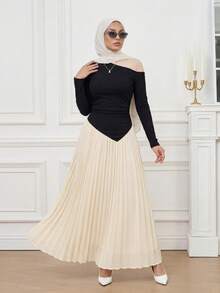 Calvaya Robe longue élégante pour femmes avec épaules obliques, taille froncée et ourlet froncé - Nude - Voir 1
