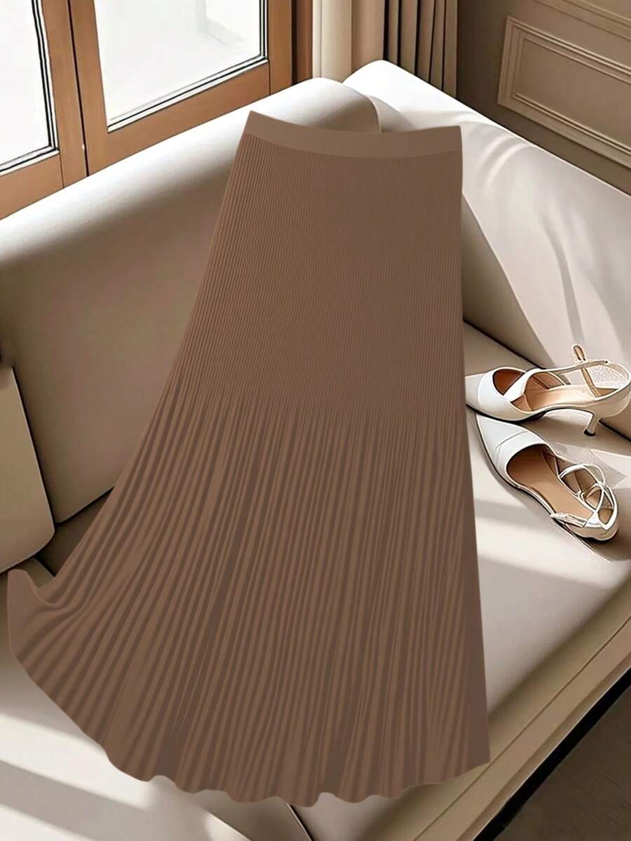 GlowEve CURVE Falda larga casual plisada de cintura elástica de unicolor para mujer de talla grande - Caqui - Ver 1