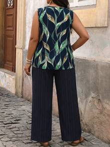 SHEIN VCAY Plus Size Vacation Solid Color V-Neck Shirt And Floral Print Pants Two Pieces Set - Royal Blue - View 2