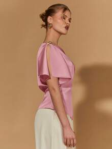 COSMINA Blouse en satin asymétrique avec bouton décoratif en métal, top élégant et décontracté de style Y2K, t-shirt/chemise minimaliste chic et moderne, blouse en satin blanc - Vieux Rose - Voir 4