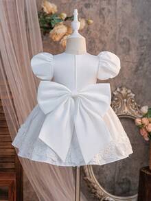Glamorique Kids 女婴白色缎面短袖连衣裙，饰有花卉刺绣、荷叶边下摆和蝴蝶结后背设计，适合生日、婚礼、演出、派对和度假等场合。 - 米色 - 查看 2