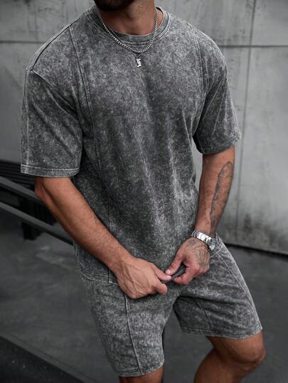 SLATEMANN 男士休闲圆领短袖T恤搭配抽绳短裤，适合通勤穿着。