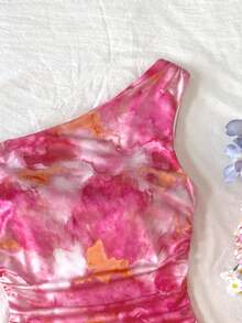SHEIN Đầm ngắn ôm sát dáng suông, bất đối xứng vai, in họa tiết nhuộm tie-dye màu hồng dành cho bé gái tuổi teen, thích hợp cho các buổi tiệc, trà chiều, đi biển, đám cưới, lễ tốt nghiệp. - Hồng - Xem 8