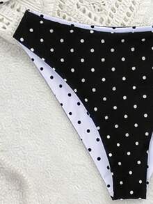少女泳装套装，休闲度假款，随机黑白波点针织面料，可调节吊带上衣和三角泳裤两件套，适合夏季度假、海滩、泳池、假日派对等场合。 - 黑色 - 查看 6