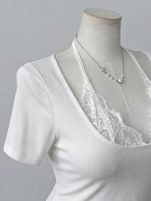 Sweetra Áo thun ôm sát gợi cảm màu trơn phối ren - trắng - Xem 5