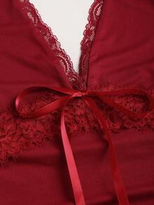 Sweetra Atasan Wanita Kasual Serbaguna untuk Pemakaian Sehari-hari dengan Hiasan Pita dan Renda - Burgundy - View 5