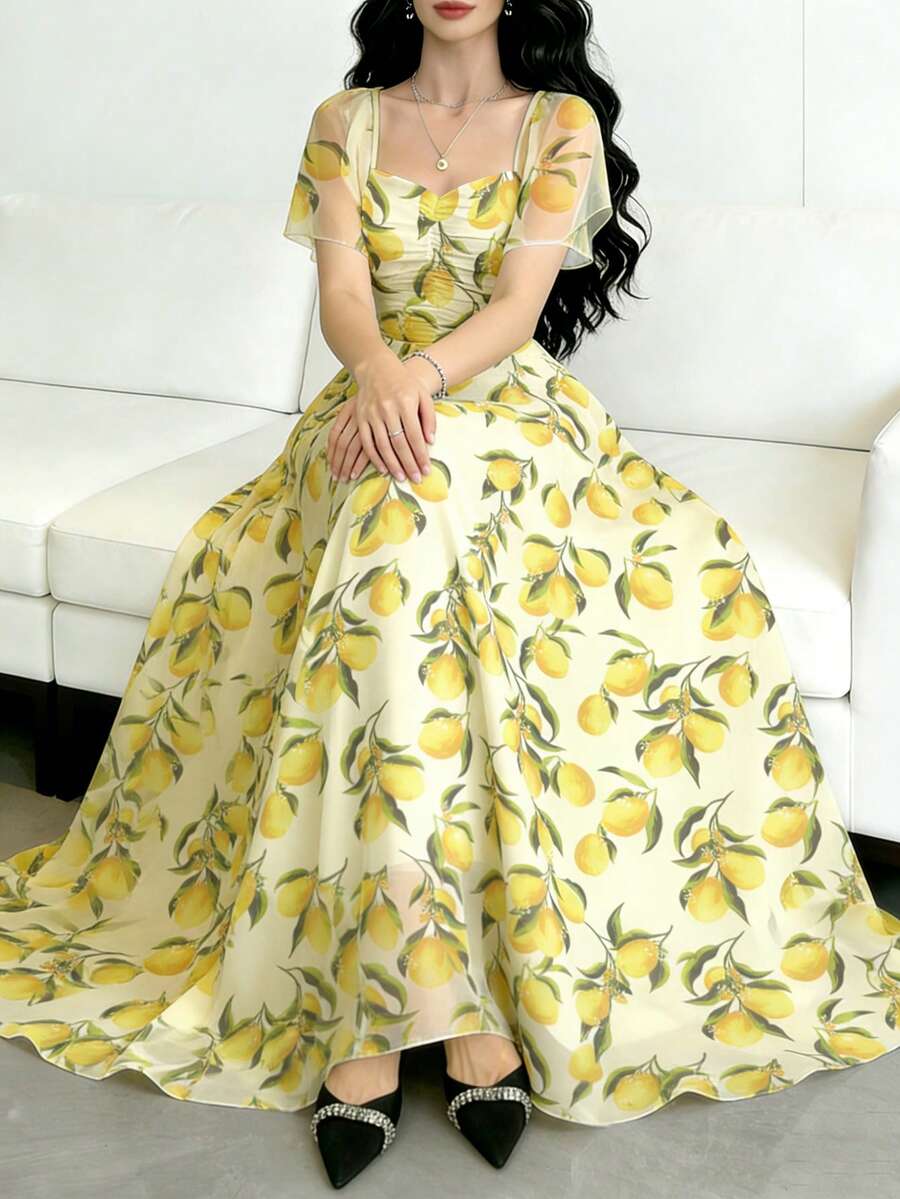 Modelyn 柠檬印花长款连衣裙，时尚方领荷叶袖设计，简约女士长裙，夏季收腰优雅长款连衣裙，适合夏季度假、日常穿着，水果图案黄色雪纺长款连衣裙 - 彩色 - 查看 1