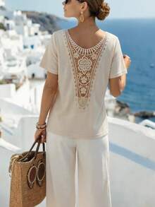 SHEIN Holidaya 女士休闲纹理面料圆领撞色蕾丝镂空露背短袖T恤，适合春夏度假穿着 - 杏色 - 查看 2