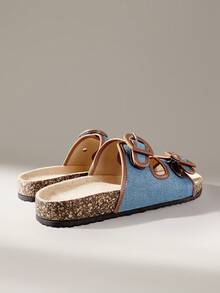 Solecia 女士平底凉鞋，牛仔布缝线棕色皮带扣拖鞋，平底穆勒拖鞋，适合度假、居家和圣诞休闲旅行 - 藍色 - 查看 3