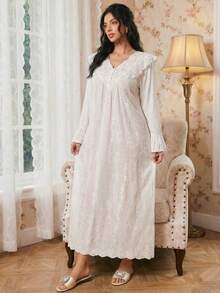 Modelyn Camisón largo holgado de mujer con cuello en V, manga abullonada y abotonado medio, con bordado recargado, para invierno - Blanco - Ver 5