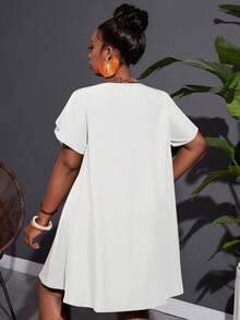 Slaydiva Vestido casual de vacaciones de línea A holgado de twill verde con tejido sin elástico y detalle de nudo para mujeres de talla grande - Blanco - Ver 2