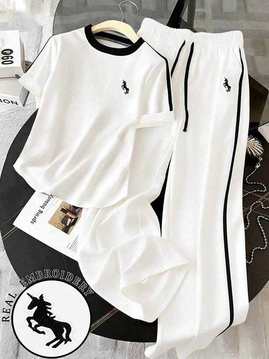 Everyssa 2 件女士时尚圆领刺绣印花撞色饰边 T 恤，休闲松紧腰刺绣阔腿裤套装 - 彩色 - 查看 1