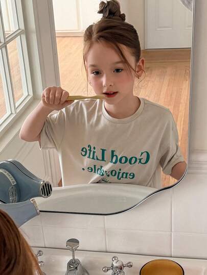 DAZY Đầm thun tay ngắn dáng rộng in chữ, đầm mặc nhà thoải mái cho bé gái.