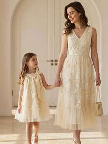 Glamorique Kids Đầm dự tiệc sinh nhật thanh lịch cho bé gái, cổ yếm, tay bồng, họa tiết hoa và nơ lớn. - Màu be - Xem 15