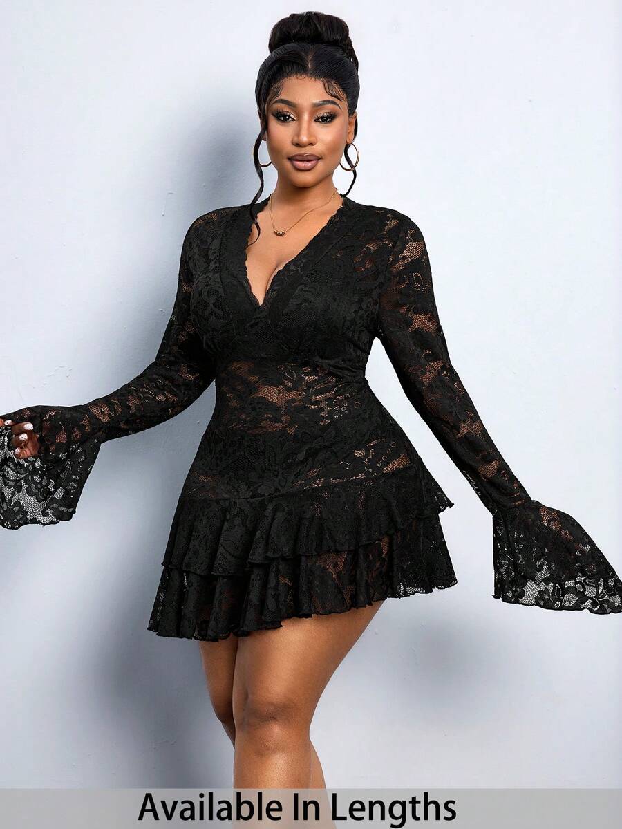 SHEIN PETITE CURVE 大码女式花卉蕾丝深V喇叭袖性感连衣裙 - 黑色 - 查看 1