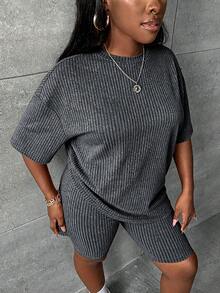 SHEIN CURVE+ Plus Size Women Summer Casual Streetwear Fashionable Street Chic Daily Commute Gym Drop Shoulder Loose Ribbed Knit T-Shirt And Skinny Shorts Set - Multicolor - View 5