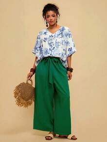 SHEIN VCAY Blusa holgada con cuello en V, estampado floral tropical y mangas con volantes, para vacaciones y verano, tallas grandes - Azul y blanco - Ver 6