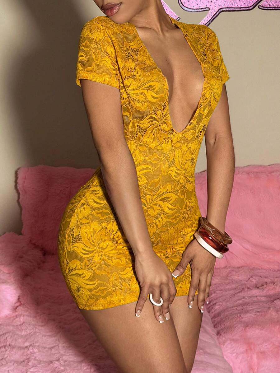 EgrlEra 蕾丝半透明性感迷你紧身连衣裙 - 黃色 - 查看 1